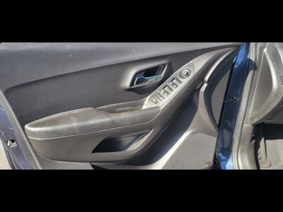 2018 Chevrolet Trax LS   - Photo 6 - Bakersfield, CA 93312