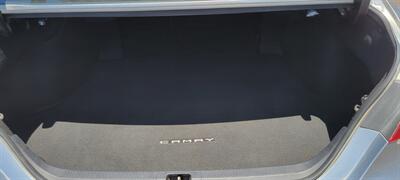 2020 Toyota Camry SE   - Photo 8 - Bakersfield, CA 93312