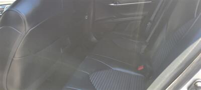 2020 Toyota Camry SE   - Photo 4 - Bakersfield, CA 93312