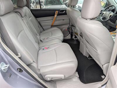2008 Toyota Highlander Hybrid Limited AWD 4dr SUV - Photo 17 - Richmond, CA 94804