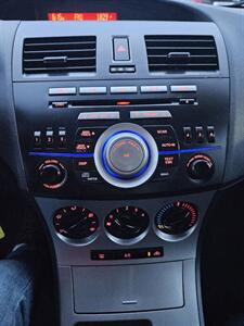 2010 Mazda Mazda3 i Sport 4dr Sedan 5A - Photo 12 - Richmond, CA 94804