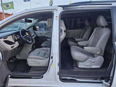 2015 Toyota Sienna XLE Premium 8 Passenger 4dr Mini Van - Photo 25 - Richmond, CA 94804