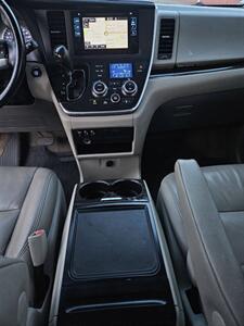 2015 Toyota Sienna XLE Premium 8 Passenger 4dr Mini Van - Photo 12 - Richmond, CA 94804