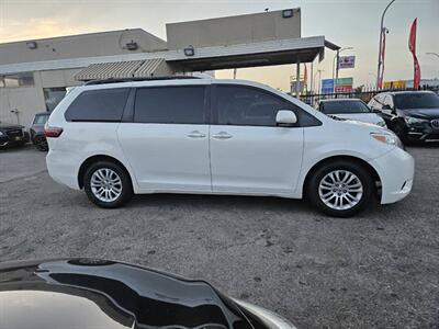 2015 Toyota Sienna XLE Premium 8 Passenger 4dr Mini Van - Photo 7 - Richmond, CA 94804