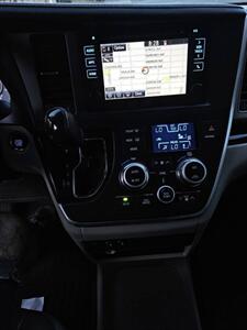 2015 Toyota Sienna XLE Premium 8 Passenger 4dr Mini Van - Photo 26 - Richmond, CA 94804