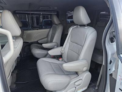 2015 Toyota Sienna XLE Premium 8 Passenger 4dr Mini Van - Photo 23 - Richmond, CA 94804