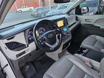 2015 Toyota Sienna XLE Premium 8 Passenger 4dr Mini Van - Photo 13 - Richmond, CA 94804