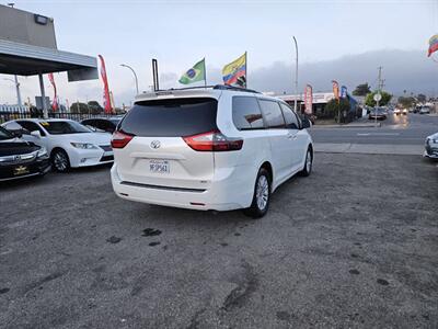 2015 Toyota Sienna XLE Premium 8 Passenger 4dr Mini Van - Photo 4 - Richmond, CA 94804