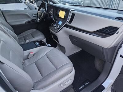 2015 Toyota Sienna XLE Premium 8 Passenger 4dr Mini Van - Photo 15 - Richmond, CA 94804