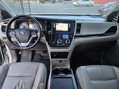 2015 Toyota Sienna XLE Premium 8 Passenger 4dr Mini Van - Photo 14 - Richmond, CA 94804