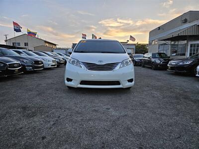 2015 Toyota Sienna XLE Premium 8 Passenger 4dr Mini Van - Photo 2 - Richmond, CA 94804