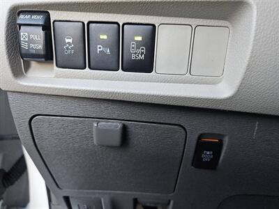 2015 Toyota Sienna XLE Premium 8 Passenger 4dr Mini Van - Photo 28 - Richmond, CA 94804