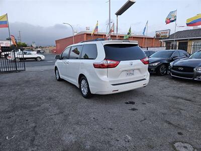 2015 Toyota Sienna XLE Premium 8 Passenger 4dr Mini Van - Photo 6 - Richmond, CA 94804