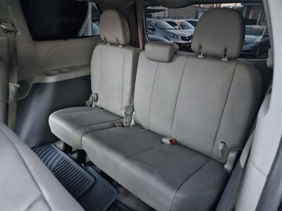 2015 Toyota Sienna XLE Premium 8 Passenger 4dr Mini Van - Photo 22 - Richmond, CA 94804