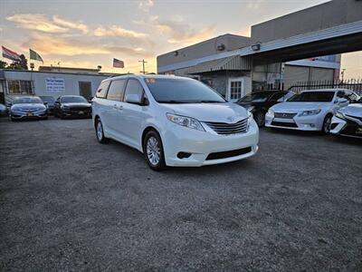 2015 Toyota Sienna XLE Premium 8 Passenger 4dr Mini Van - Photo 3 - Richmond, CA 94804