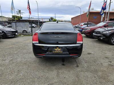 2016 Chrysler 300C 4dr Sedan - Photo 5 - Richmond, CA 94804