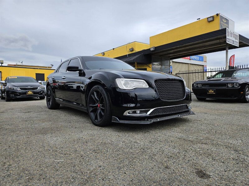 2016 Chrysler 300C 4dr Sedan   - Photo 1 - Richmond, CA 94804