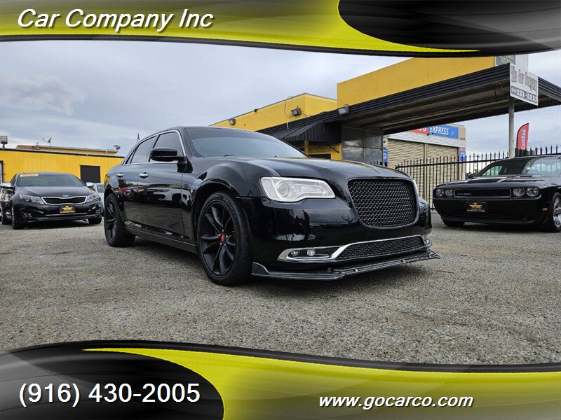 Gloss Black 2016 Chrysler 300 Sedan Rear-Wheel Drive Automatic