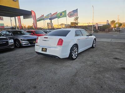 2018 Chrysler 300 Series Limited 4dr Sedan   - Photo 4 - Richmond, CA 94804
