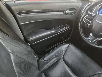 2018 Chrysler 300 Series Limited 4dr Sedan   - Photo 22 - Richmond, CA 94804