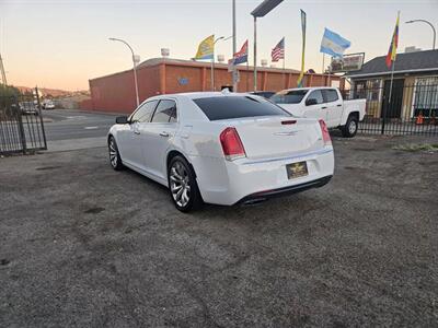 2018 Chrysler 300 Series Limited 4dr Sedan   - Photo 6 - Richmond, CA 94804