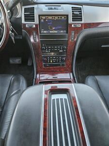 2014 Cadillac Escalade ESV Premium AWD 4dr SUV - Photo 23 - Richmond, CA 94804