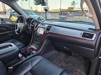 2014 Cadillac Escalade ESV Premium AWD 4dr SUV - Photo 12 - Richmond, CA 94804