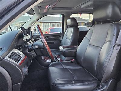 2014 Cadillac Escalade ESV Premium AWD 4dr SUV - Photo 17 - Richmond, CA 94804