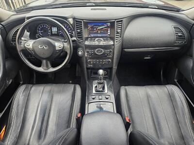 2015 INFINITI QX70 Base AWD 4dr SUV   - Photo 10 - Richmond, CA 94804