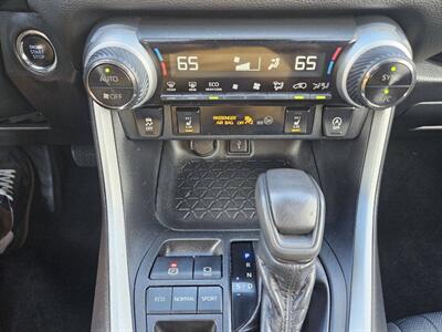 2020 Toyota RAV4 XLE 4dr SUV - Photo 21 - Richmond, CA 94804