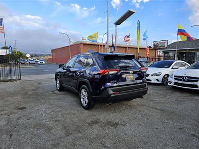 2020 Toyota RAV4 XLE 4dr SUV - Photo 9 - Richmond, CA 94804