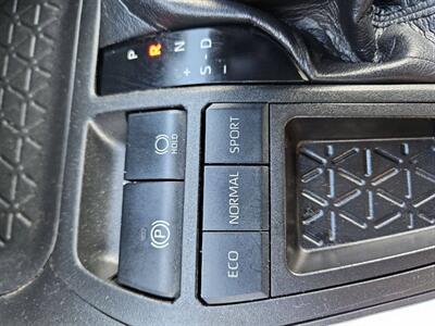 2020 Toyota RAV4 XLE 4dr SUV - Photo 33 - Richmond, CA 94804