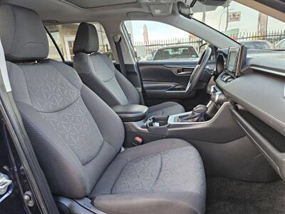 2020 Toyota RAV4 XLE 4dr SUV - Photo 14 - Richmond, CA 94804