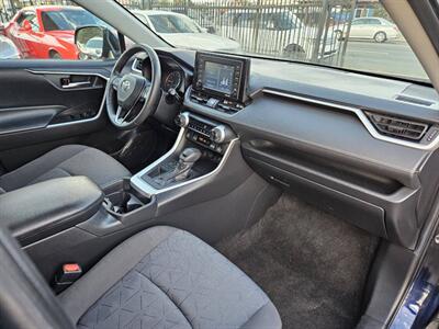 2020 Toyota RAV4 XLE 4dr SUV - Photo 12 - Richmond, CA 94804