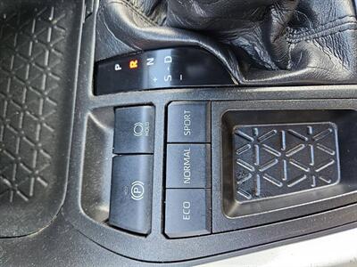2020 Toyota RAV4 XLE 4dr SUV - Photo 35 - Richmond, CA 94804