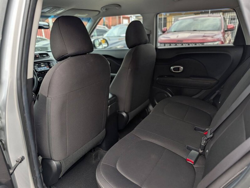 2017 Kia Soul Base - Photo 28
