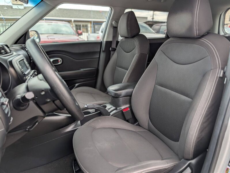 2017 Kia Soul Base - Photo 29