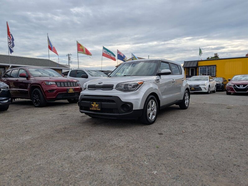 2017 Kia Soul Base - Photo 2
