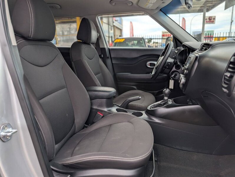 2017 Kia Soul Base - Photo 21