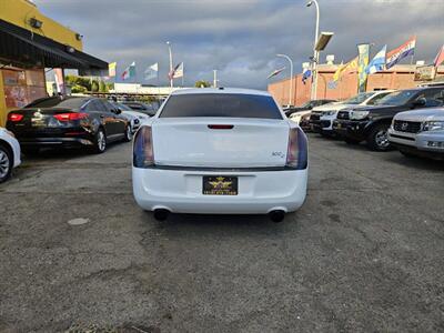 2014 Chrysler 300C 4dr Sedan - Photo 5 - Richmond, CA 94804