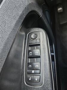 2014 Chrysler 300C 4dr Sedan - Photo 28 - Richmond, CA 94804