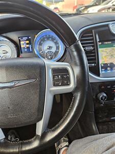 2014 Chrysler 300C 4dr Sedan - Photo 36 - Richmond, CA 94804