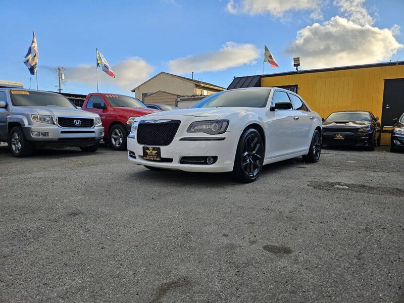 2014 Chrysler 300C 4dr Sedan   - Photo 1 - Richmond, CA 94804