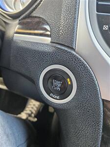 2014 Chrysler 300C 4dr Sedan - Photo 27 - Richmond, CA 94804