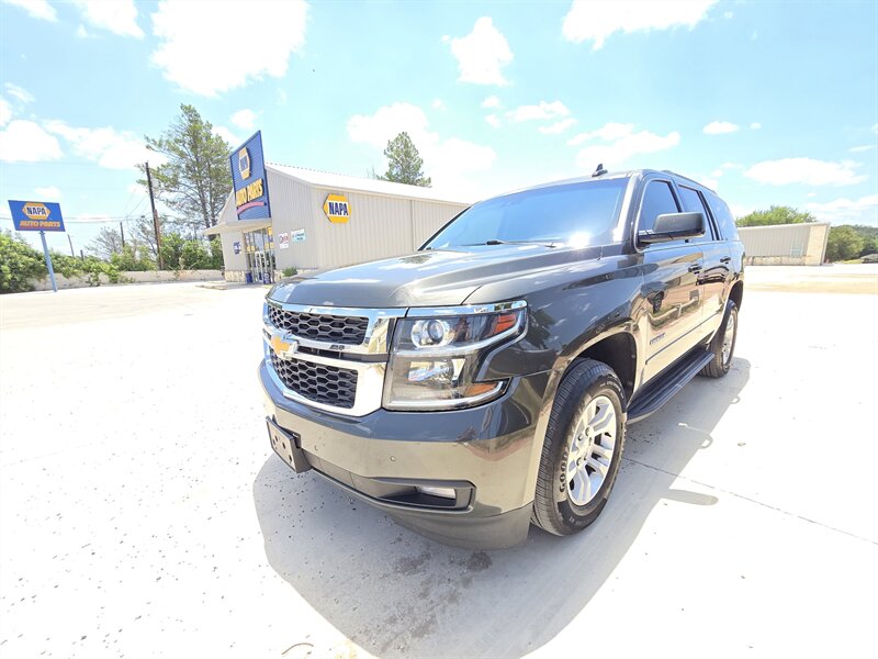 2019 Chevrolet Tahoe LT   - Photo 1 - Kerrville, TX 78028