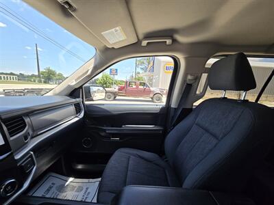 2022 Ford Expedition MAX XLT   - Photo 14 - Kerrville, TX 78028