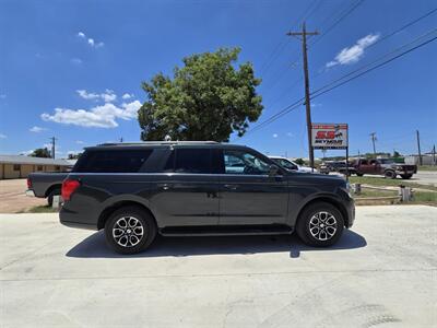2022 Ford Expedition MAX XLT   - Photo 4 - Kerrville, TX 78028