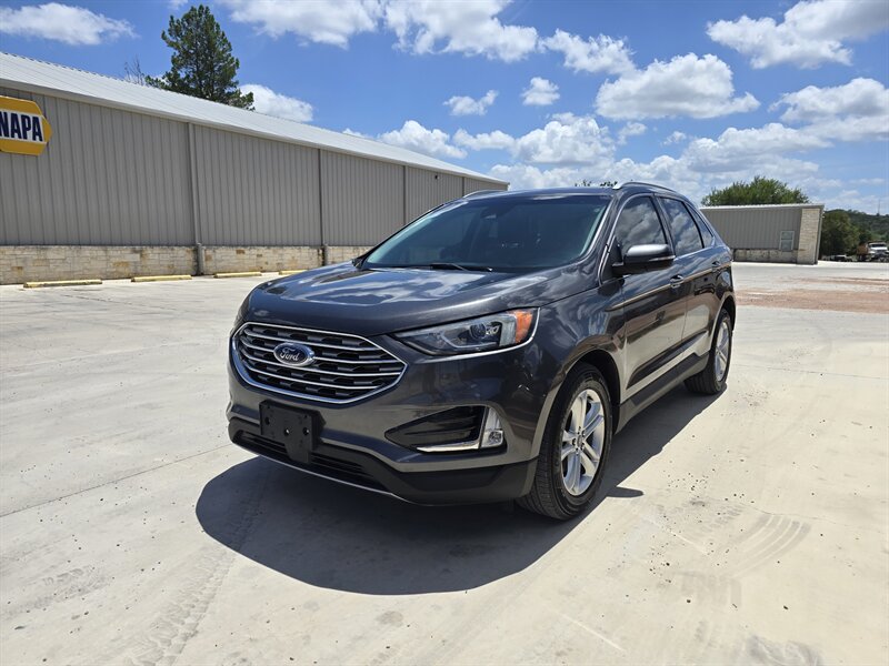 2020 Ford Edge SEL   - Photo 1 - Kerrville, TX 78028