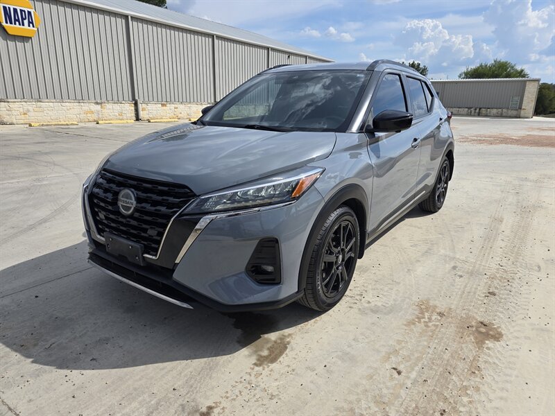 2021 Nissan Kicks SR  