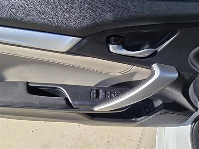 2020 Honda Civic EX   - Photo 11 - Kerrville, TX 78028